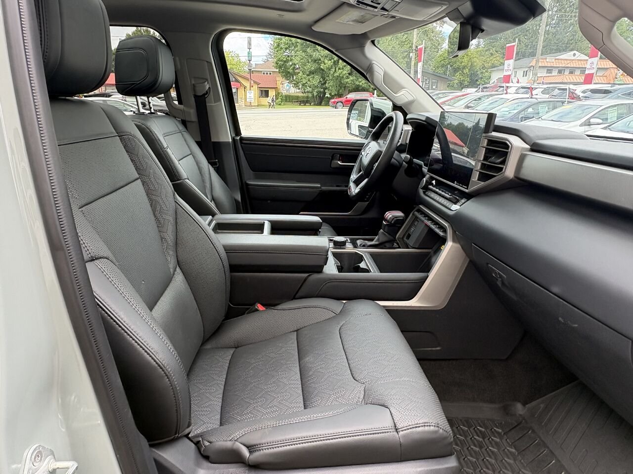 2023 Toyota TUNDRA LIMITED Green Mont-Laurier - photo #9