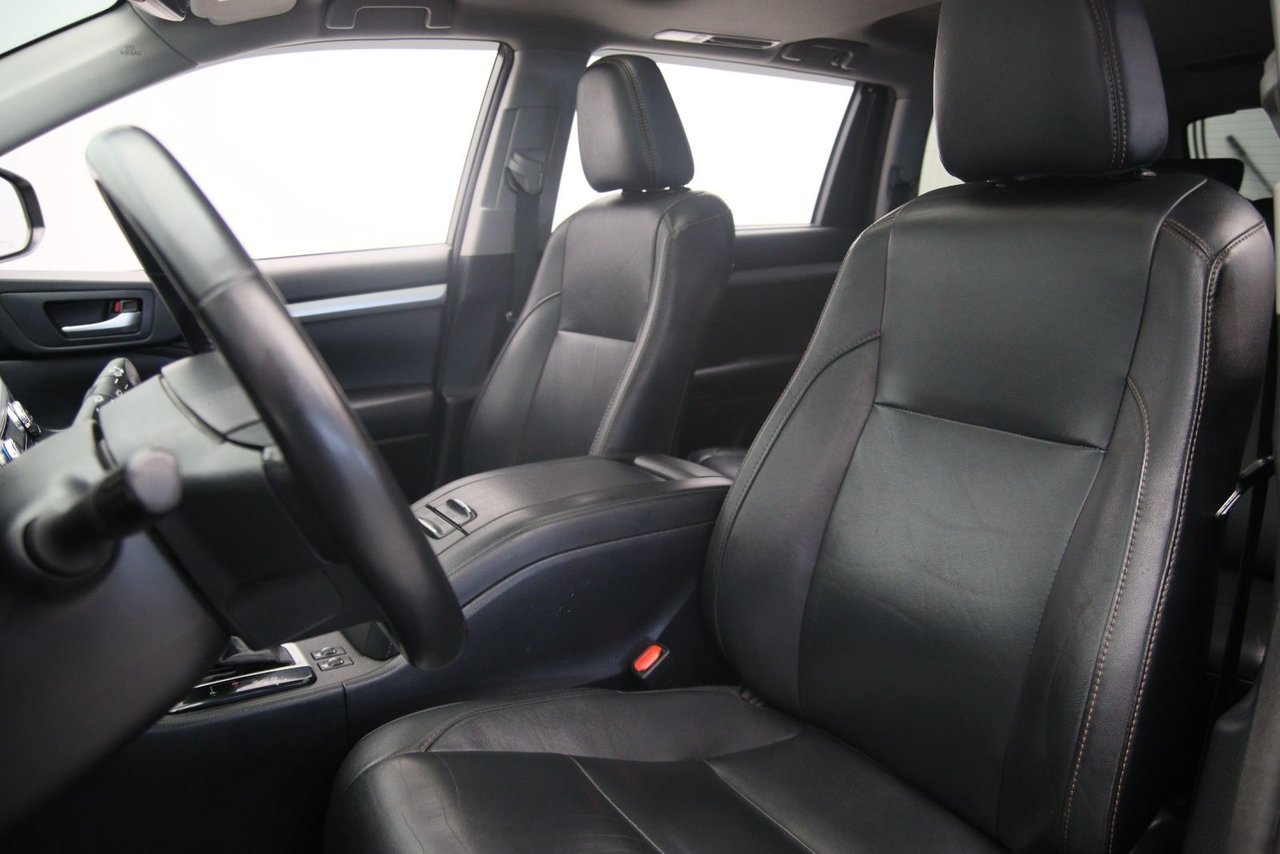 Toyota Highlander XLE 2017 Noir Baie-Comeau - photo #5