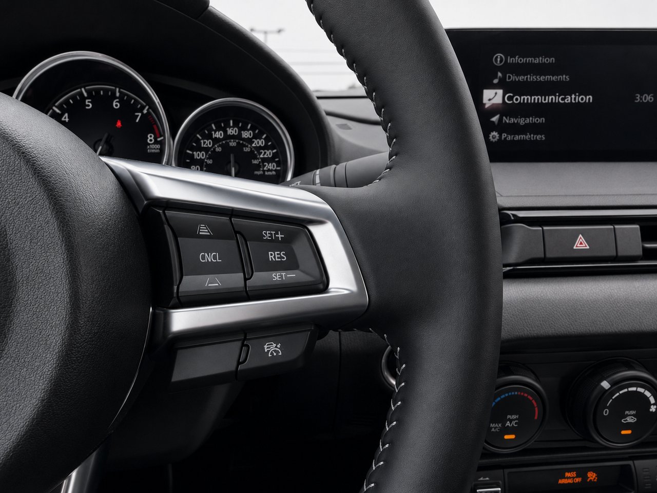 2024 Mazda MX-5 RF Red Châteauguay - photo #13
