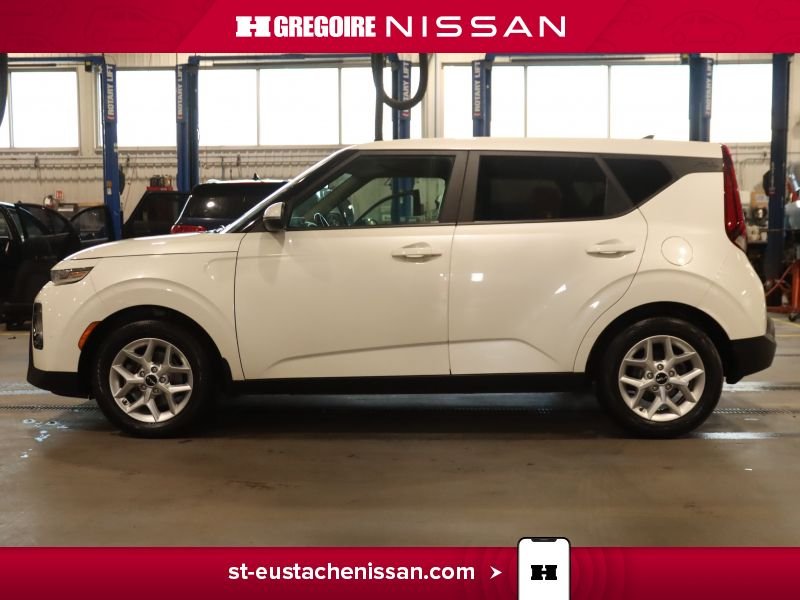 2022 Kia Soul White Laval - photo #5