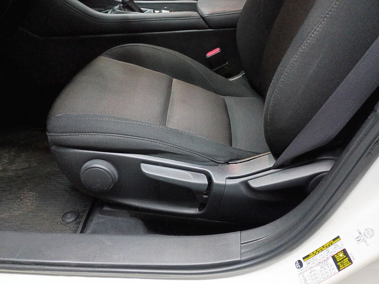 2019 Mazda Mazda3 White Blainville - photo #20