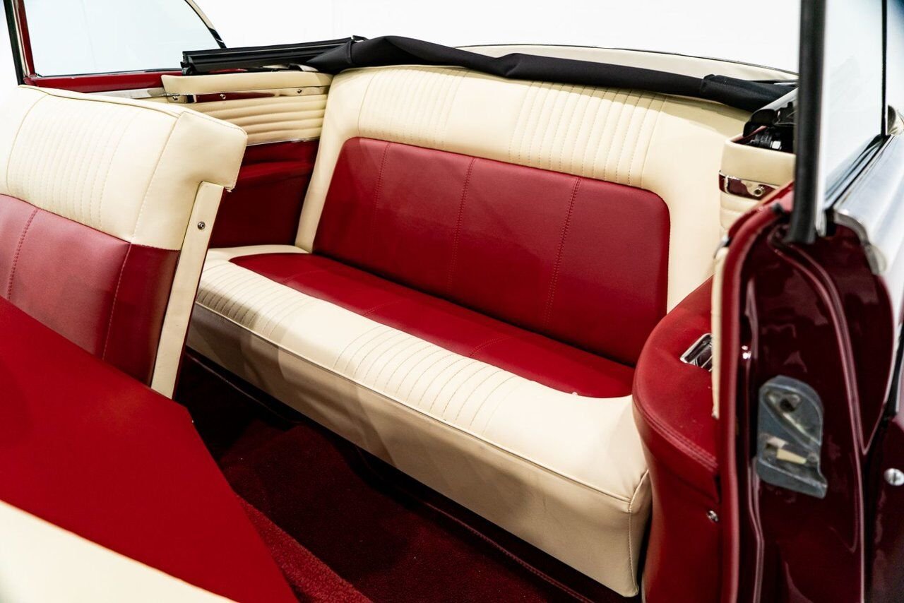 Oldsmobile 98 PRIX EN USD | Convertible Beautifully Presented from complete Restoration 1953 Rouge Montréal - photo #54