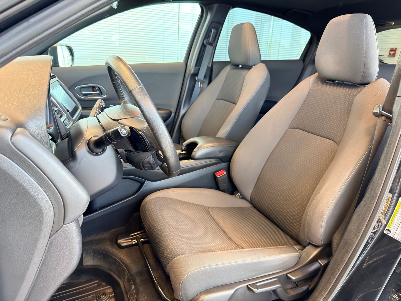 2021 Honda HR-V Black Notre-Dame-des-Prairies - photo #15