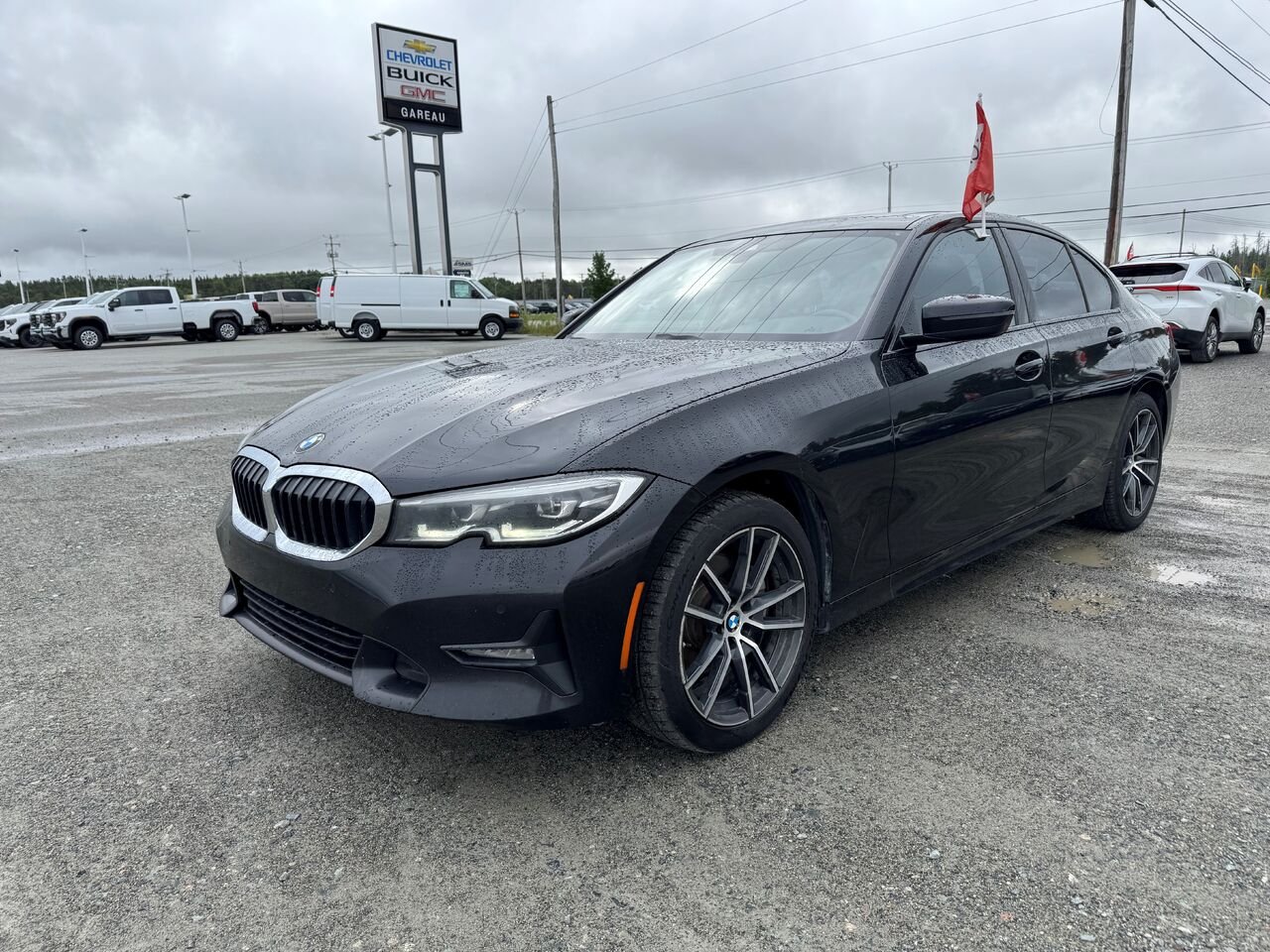 BMW Série 3 330i xDrive berline 2019 Noir Val-d'Or - photo #0