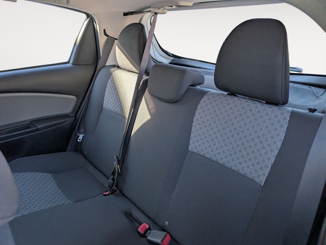 Toyota Yaris LE/AC/RÉGULATEUR DE VITESSE/VITRES ÉLECTRIQUES 2015 Blanc Sherbrooke - photo #7