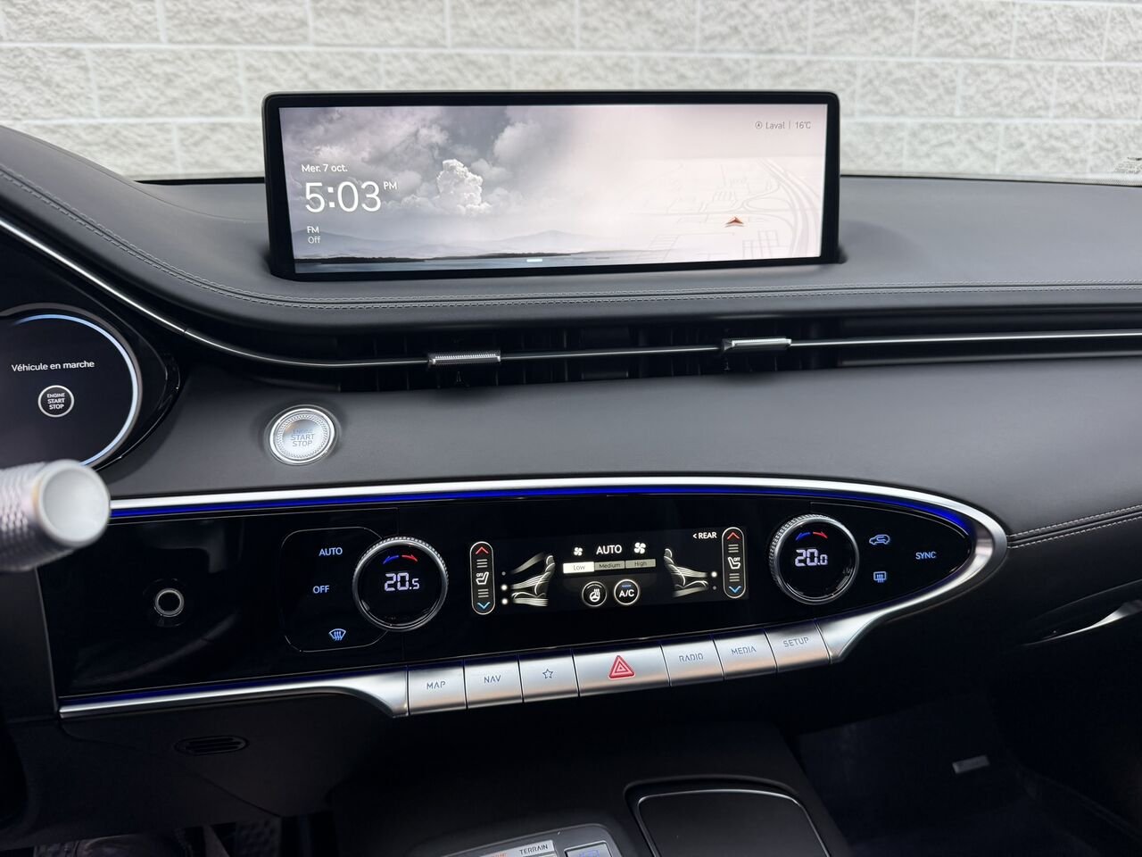 Genesis GV70 2.5T Advanced Plus AWD 2024 Noir Laval - photo #24
