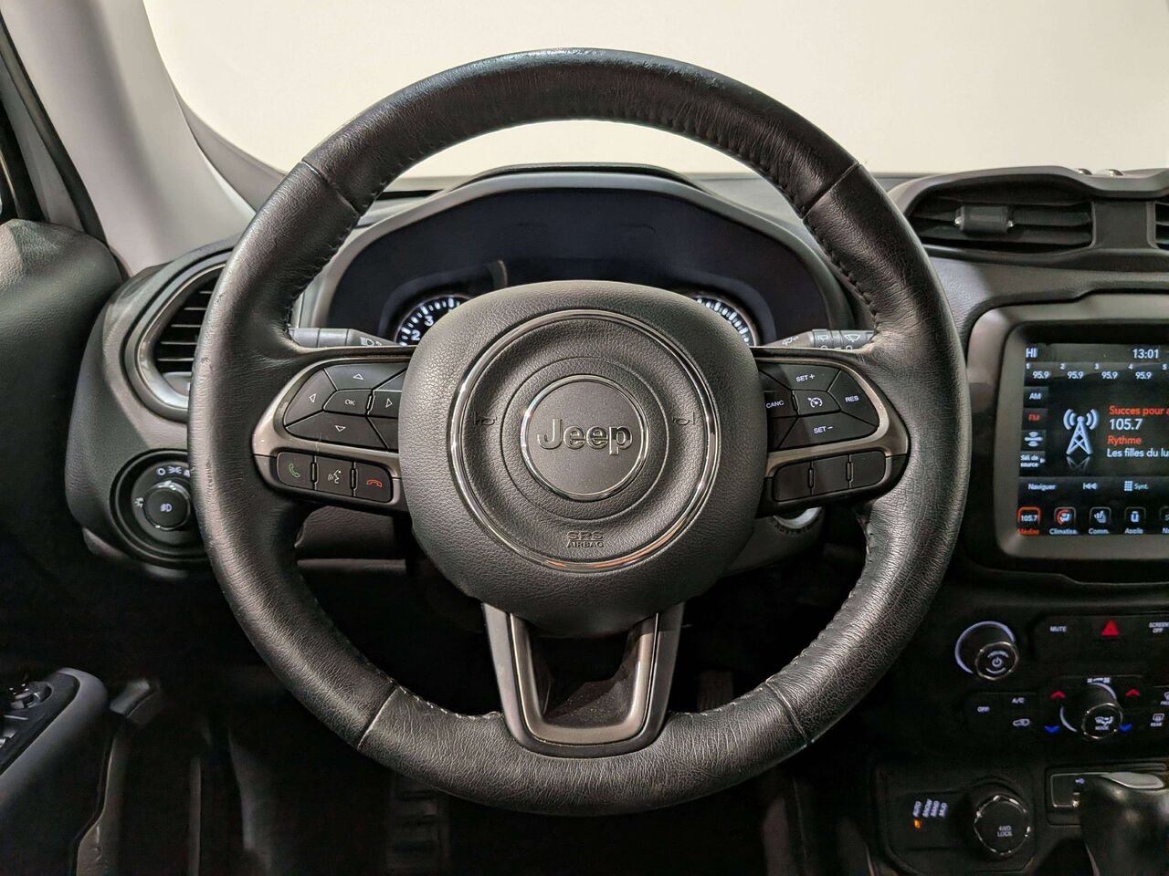 2019 Jeep Renegade Limited 4x4 Silver Val-David - photo #12