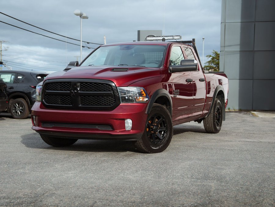 Ram 1500 Classic Express Quad Cab 4x4 caisse de 6 pi 4 po 2019 Rouge