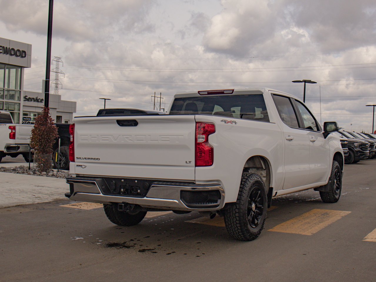 2025 Chevrolet Silverado 1500 4WD Crew Cab 147 LT White Sherwood Park - photo #9