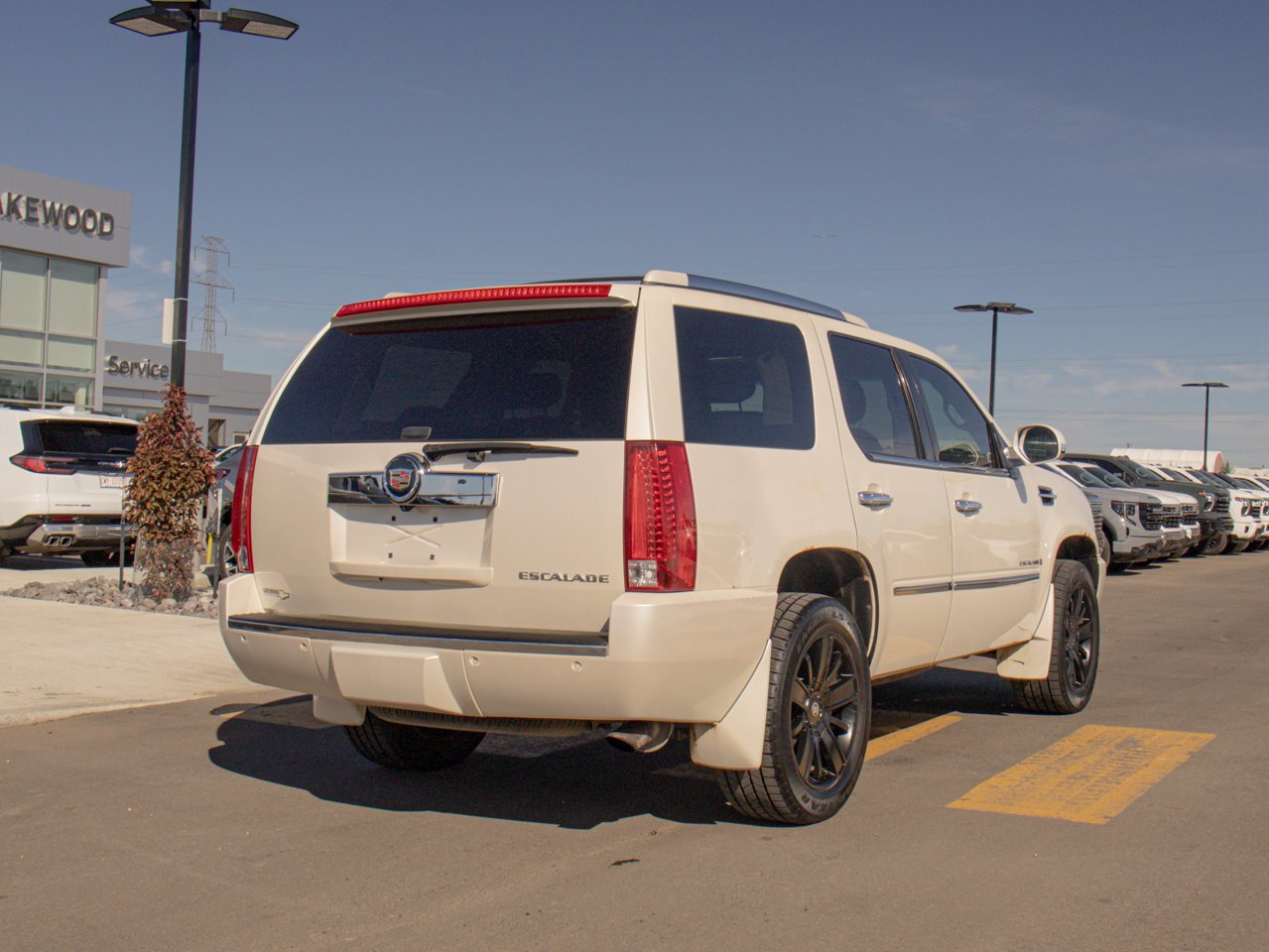 2008 Cadillac Escalade AWD 4dr White Sherwood Park - photo #9