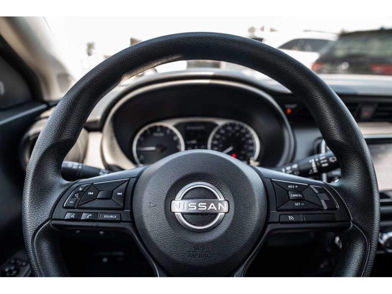 2025 Nissan Kicks Play Silver Sainte-Julienne - photo #14