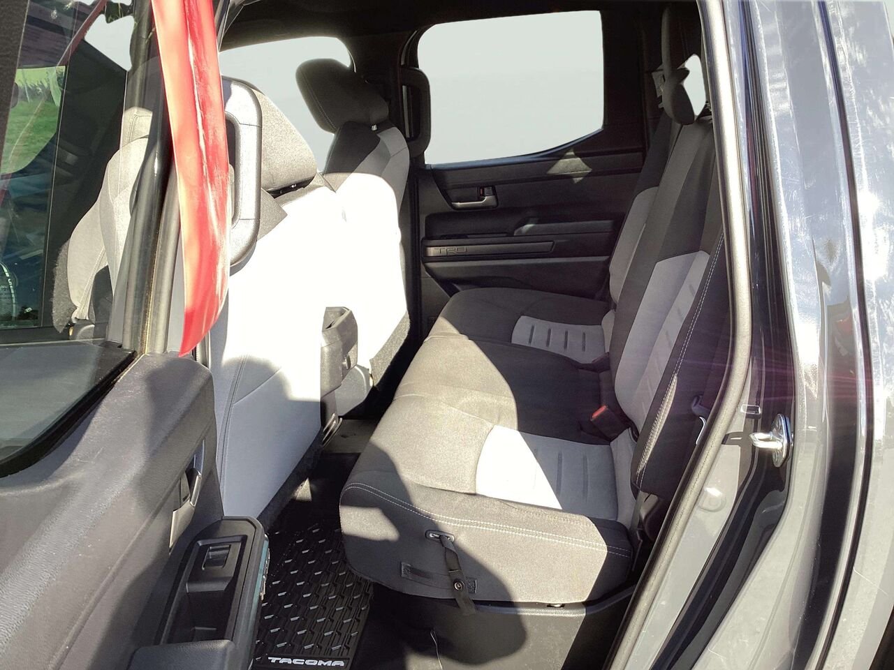 Toyota Tacoma TRD OFF ROAD 2025 Gris Gatineau - photo #19
