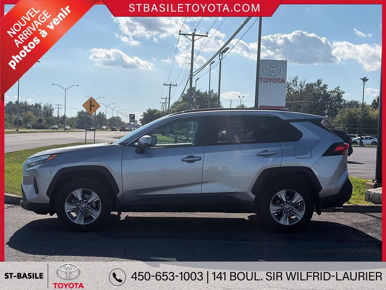 TOYOTA RAV4 2023 Argent Saint-Basile-le-Grand - photo #1