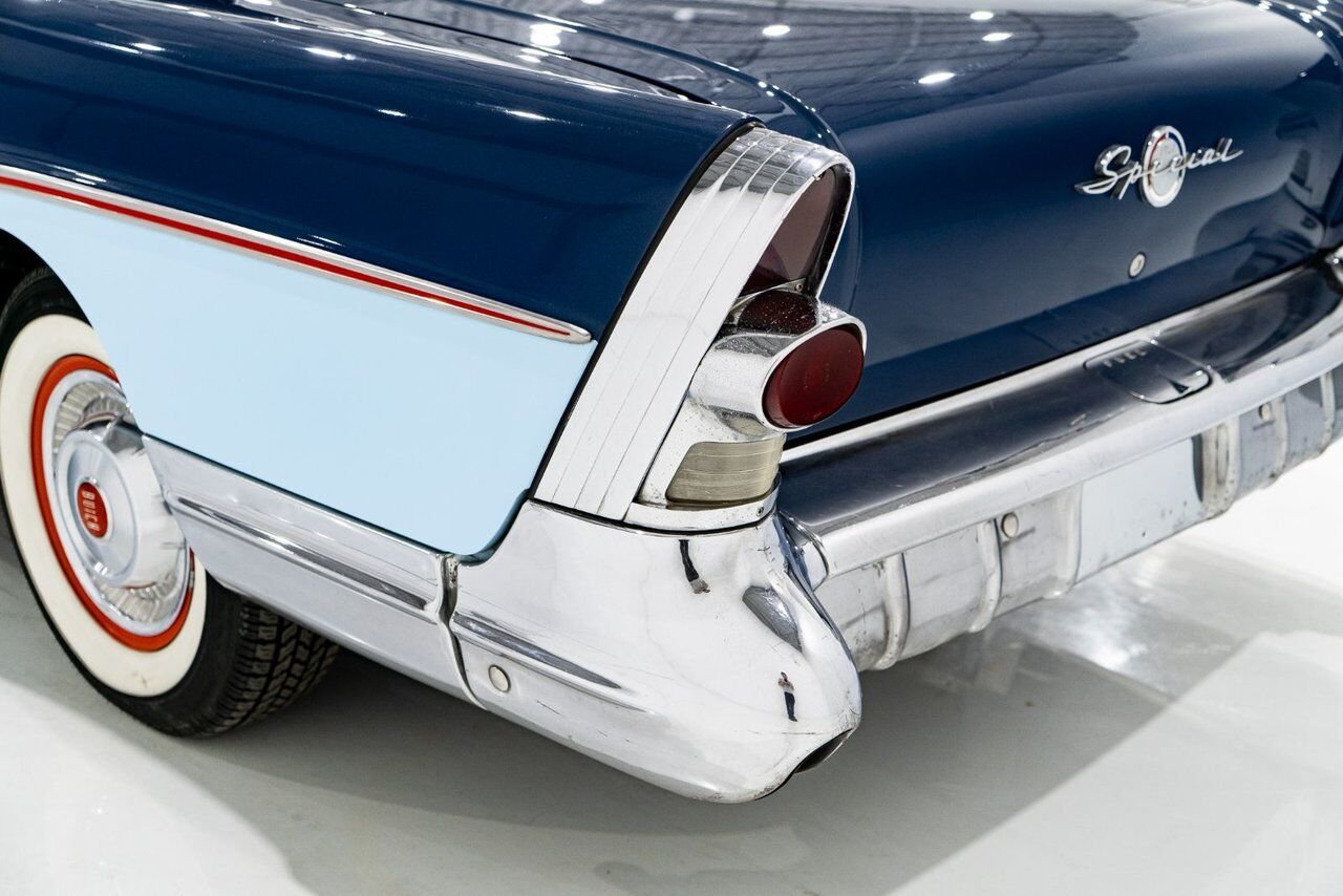 Buick Special 364/300HP NailHead 1 of only 2,056 1957 Bleu Montréal - photo #31