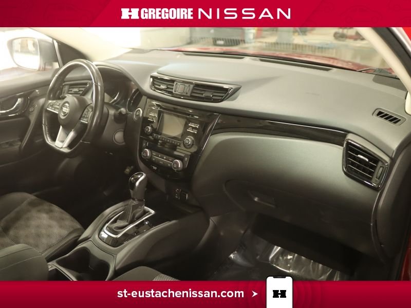 2017 Nissan Qashqai Red Saint-Eustache - photo #38