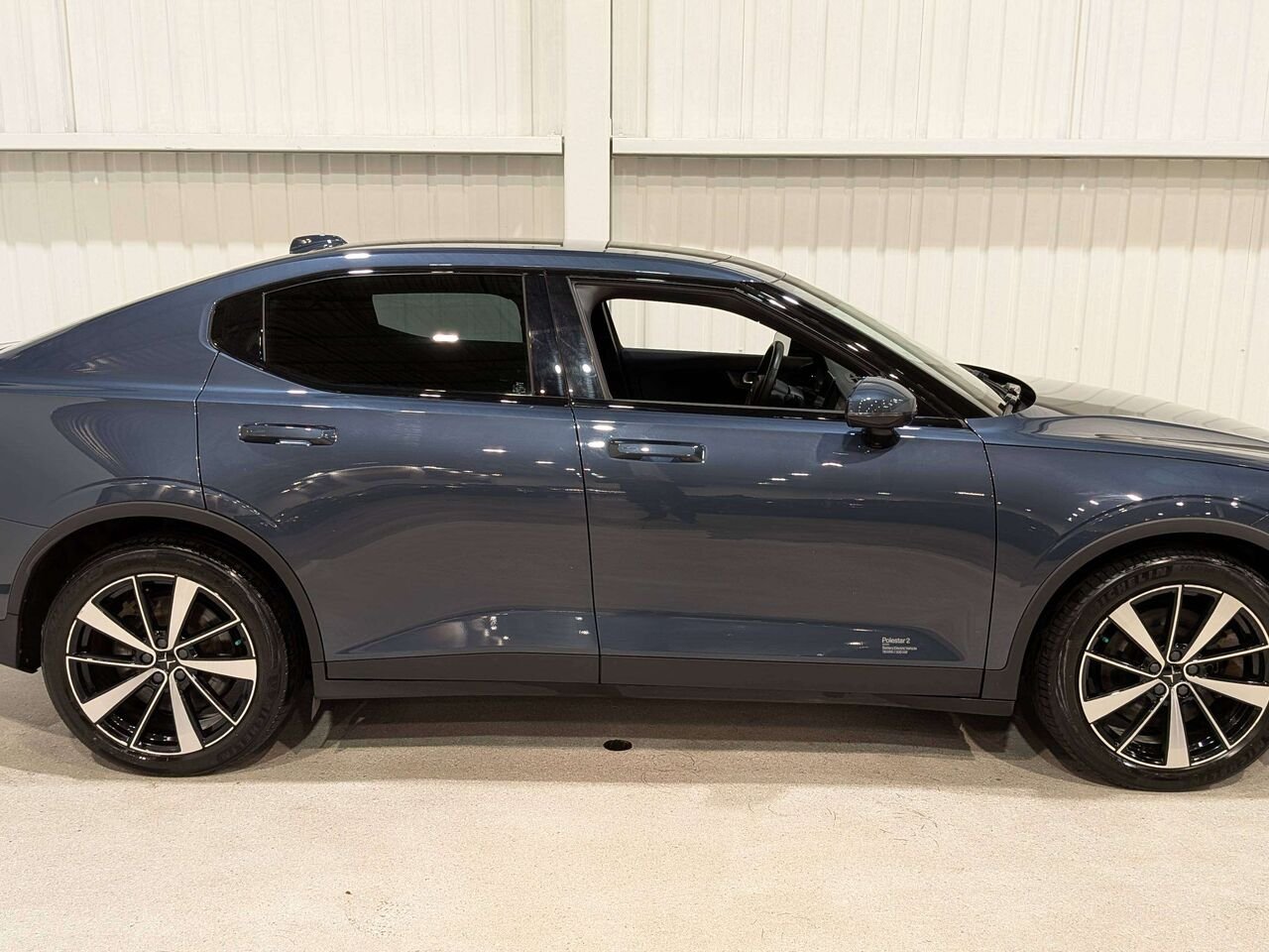 2022 Polestar 2 Long Range Dual Motor Grey Val-David - photo #6