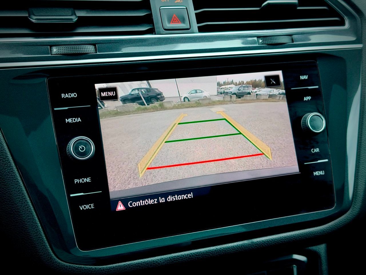 2018 Volkswagen Tiguan Black Notre-Dame-des-Prairies - photo #24