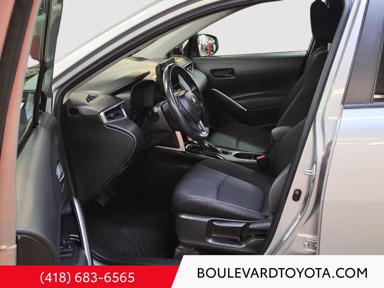 2023 Toyota Corolla Cross 100755A-94 | LE, AWD Silver Québec - photo #8