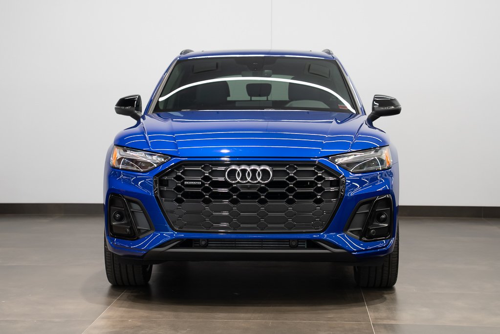2023 Audi Q5 Blue Saint-Eustache - photo #1