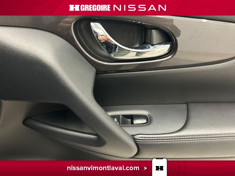 2019 Nissan Rogue Grey Laval - photo #13