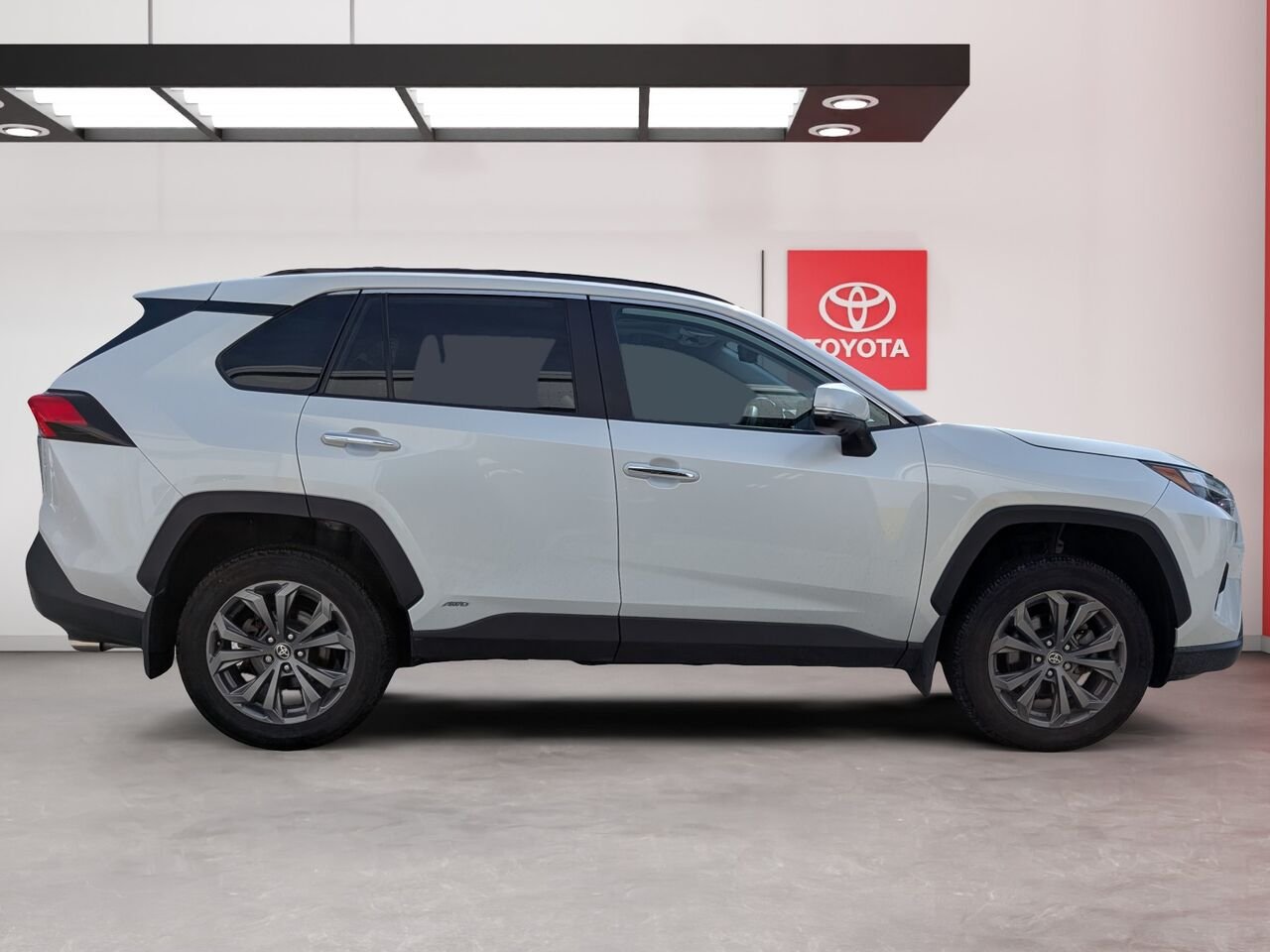 2024 Toyota RAV4 Hybrid 2T3DWRFV3RW224718 Wind Chill Pearl Sherbrooke - photo #3