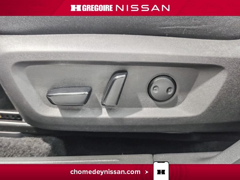 2025 Nissan Rogue White Laval - photo #18