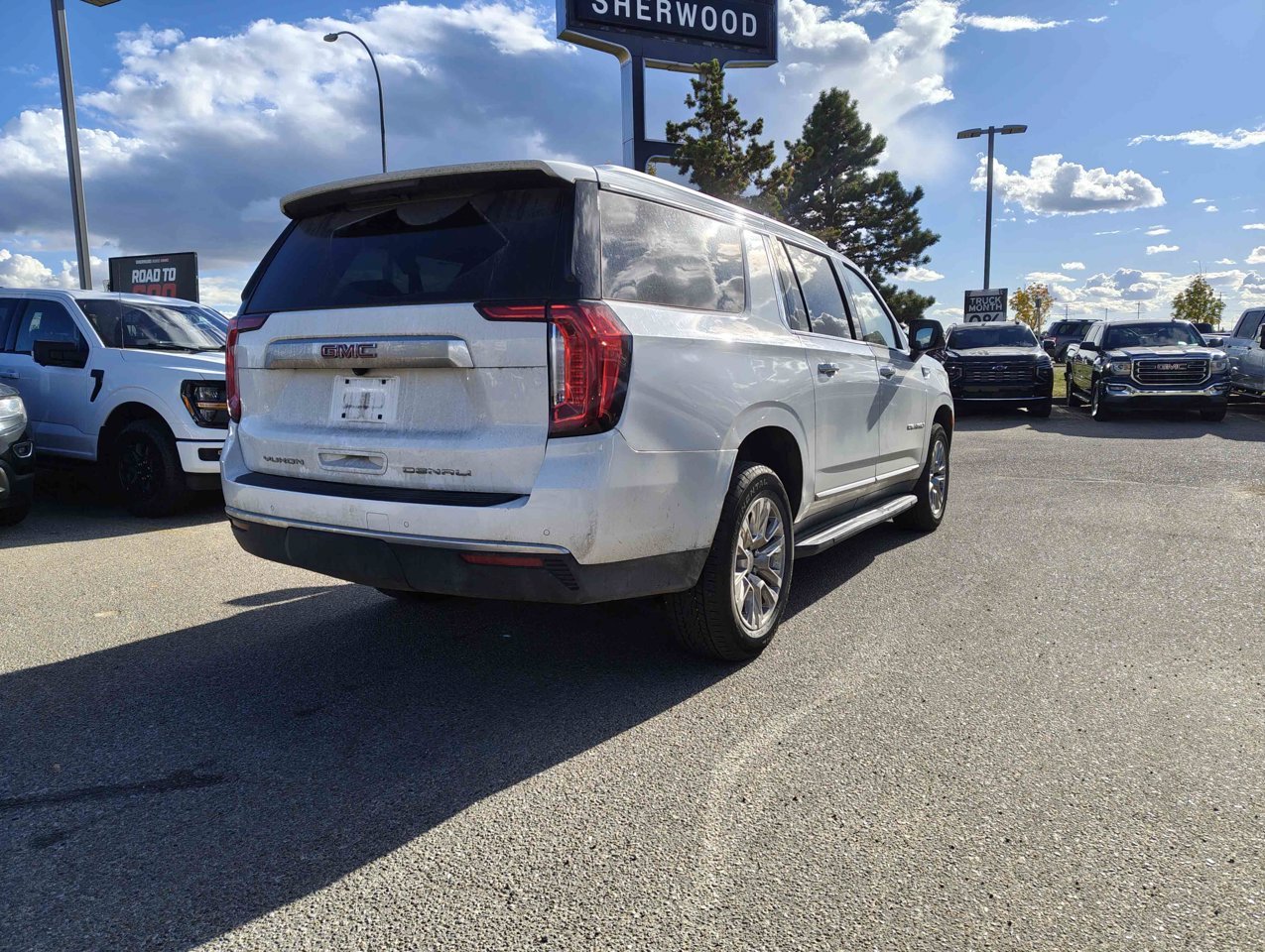 2024 GMC Yukon XL 4WD 4dr Denali White Sherwood Park - photo #5