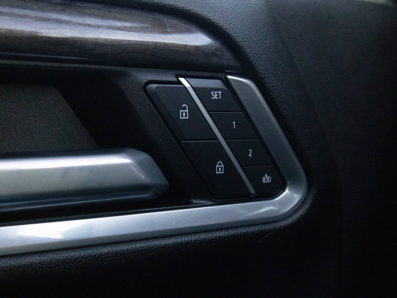 2025 Chevrolet Silverado 3500HD 4WD Crew Cab 159 LTZ White Sherwood Park - photo #18