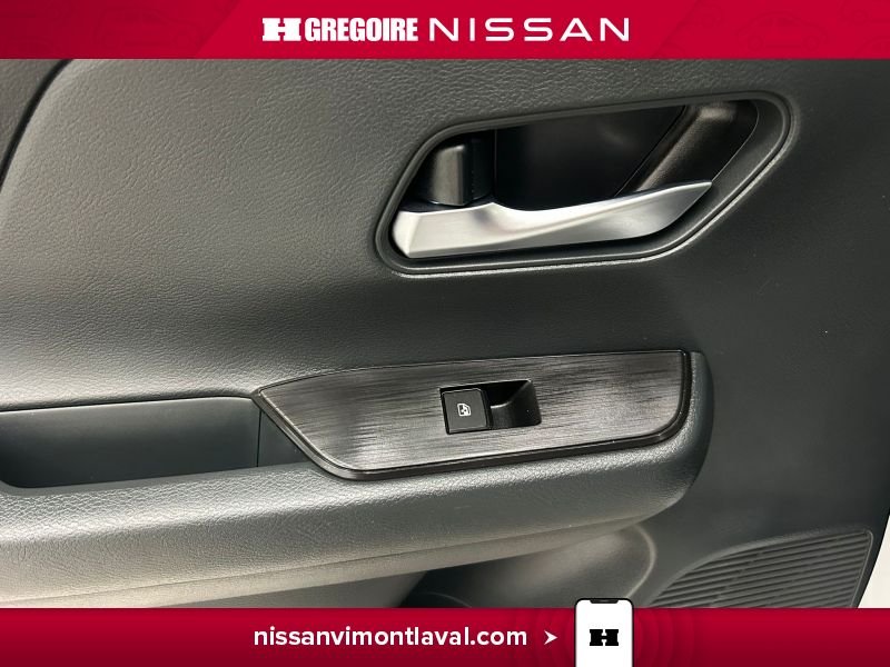 2025 Nissan Kicks White Laval - photo #17
