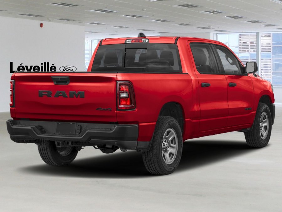 2027 RAM 1500 Express cabine d'équipe 4x4 caisse de 5 pi 7 po Molten Red Pearl