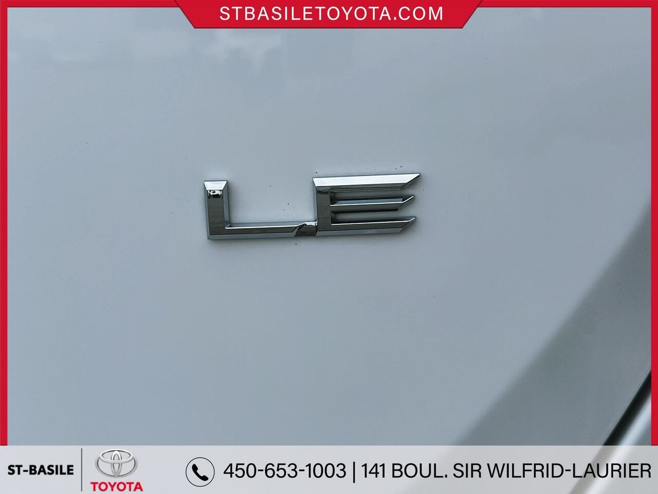 2026 Toyota RAV4 Hybrid White Saint-Basile-le-Grand - photo #5