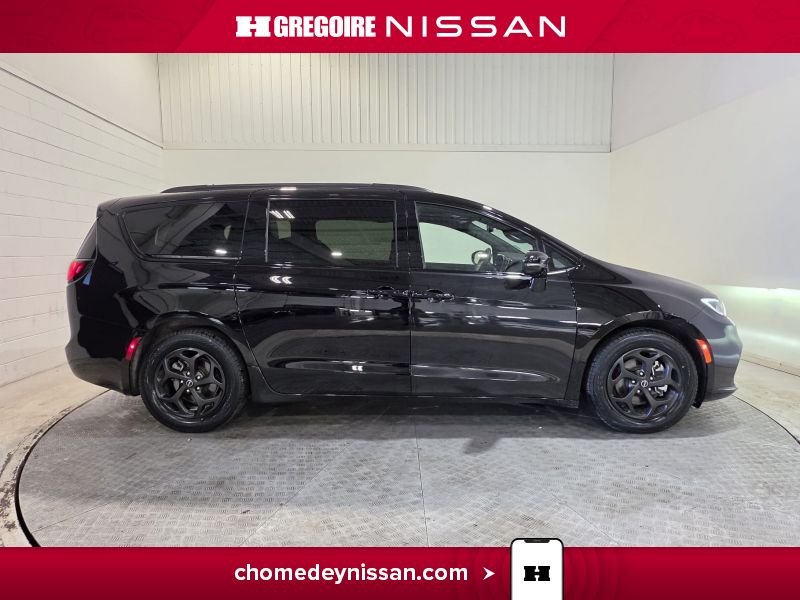 2025 Chrysler Pacifica Black Saint-Eustache - photo #11