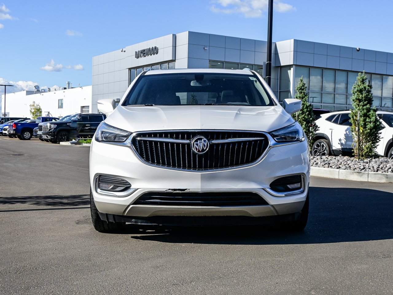 2020 Buick Enclave AWD 4dr Essence White Sherwood Park - photo #2