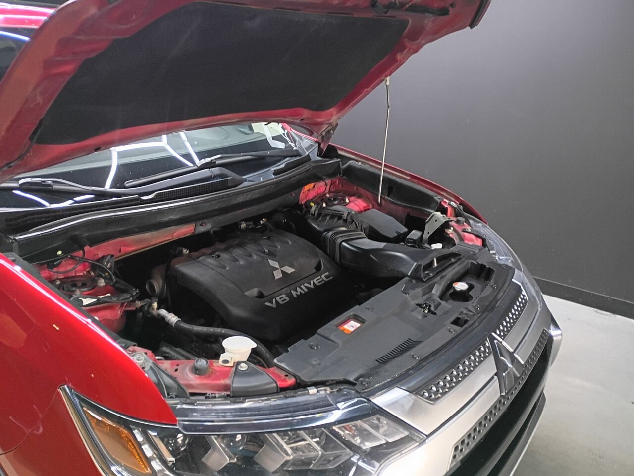 2019 Mitsubishi Outlander Red Blainville - photo #37