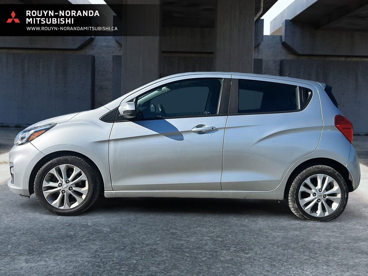 Chevrolet Spark LT à hayon 4 portes CVT avec 1LT 2020 Gris Rouyn-Noranda - photo #2