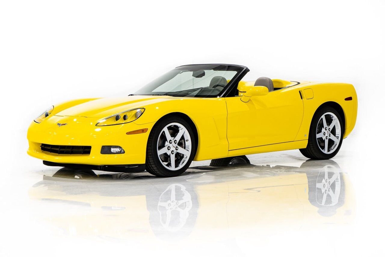 Chevrolet Corvette PRIX EN USD | With Only 900km (563mi) From New With Window Sticker 2008 Jaune Montréal - photo #0