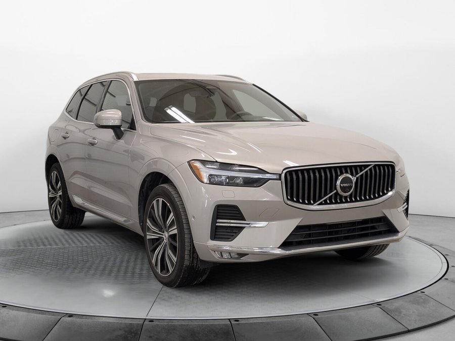 VOLVO XC60 Ultimate Bright Theme AWD Toit Pano Sièges Chauffants 2023 Gris