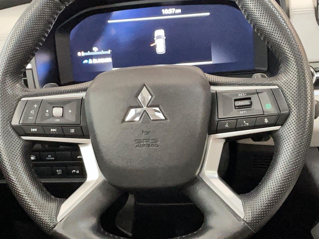 Mitsubishi OUTLANDER 2023 Blanc Mont-Laurier - photo #15