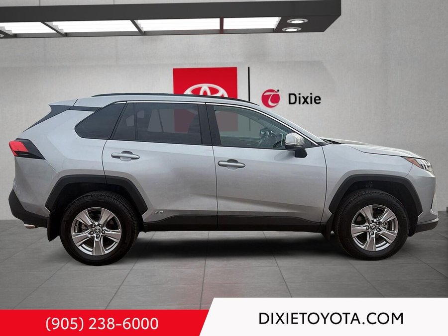 2025 Toyota RAV4 Hybrid XLE AWD Silver