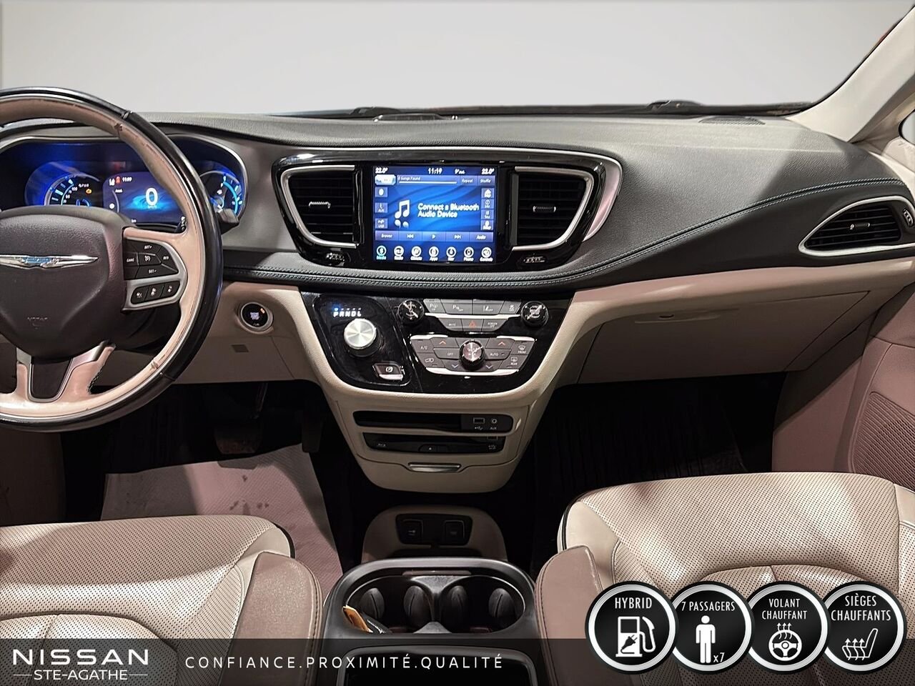Chrysler Pacifica Hybrid 2018 Gris Ste-Agathe des Monts - photo #12