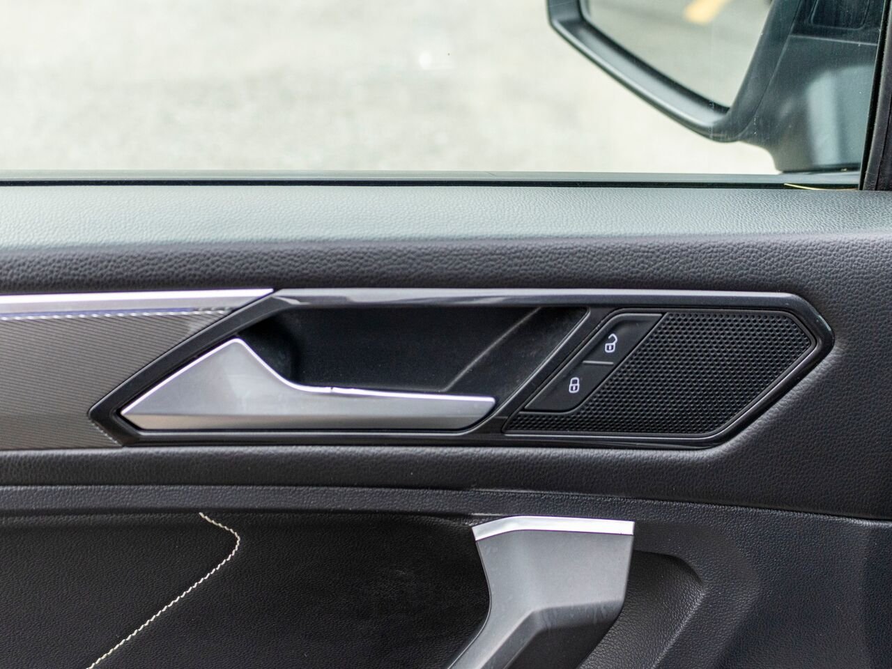 Volkswagen Tiguan Comfortline R-Line Black Edition 4MOTION 2022 Argent Châteauguay - photo #32