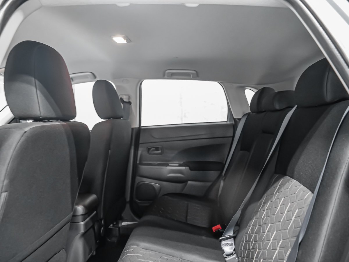 Mitsubishi RVR ES 2027 Gris titane Montréal - photo #6