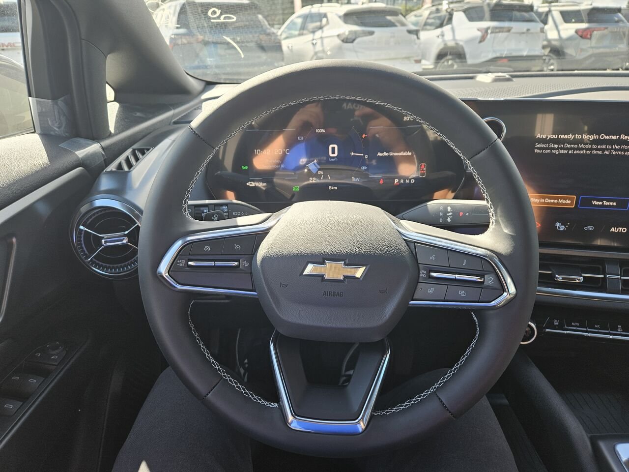 2027 Chevrolet Equinox EV LT1 4 portes avec PCY Sterling Grey Metallic Thetford Mines - photo #7