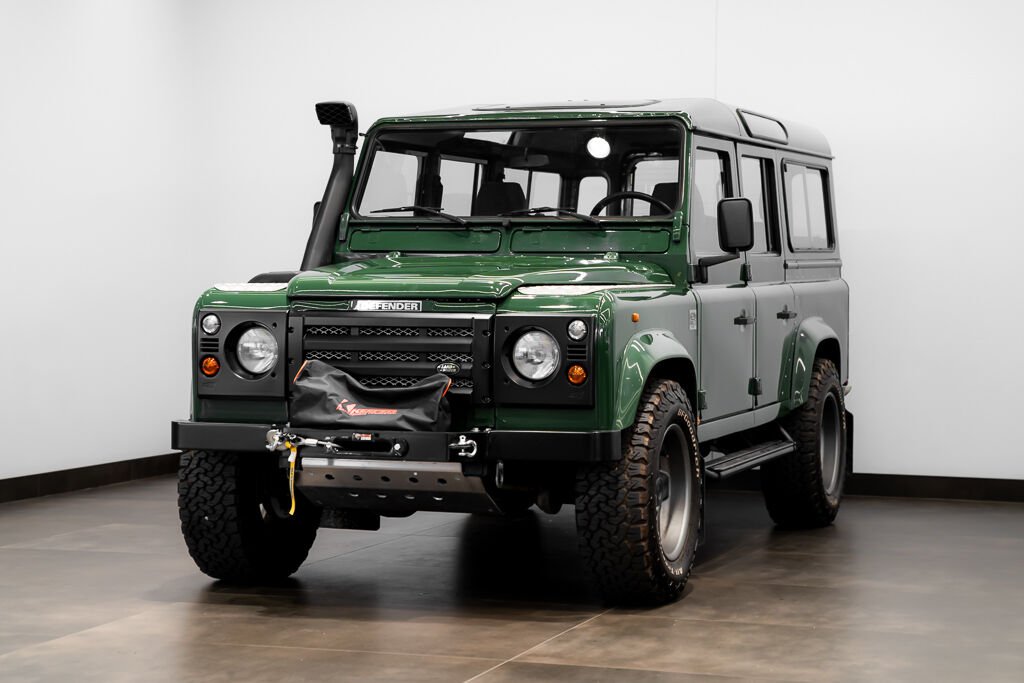 1997 Land Rover Defender Green Montreal - photo #0