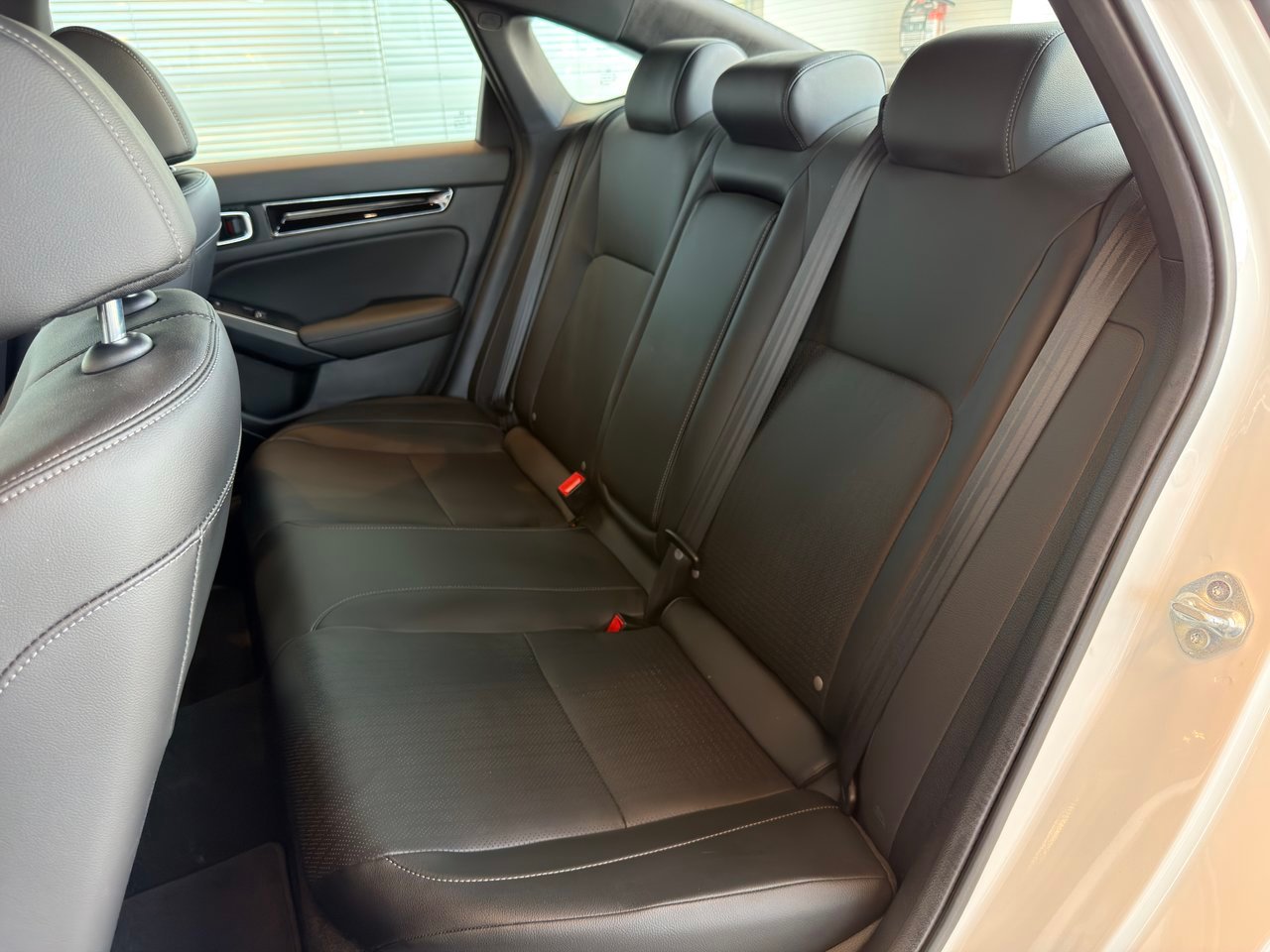 2025 Honda Civic Sedan Hybrid White Notre-Dame-des-Prairies - photo #26