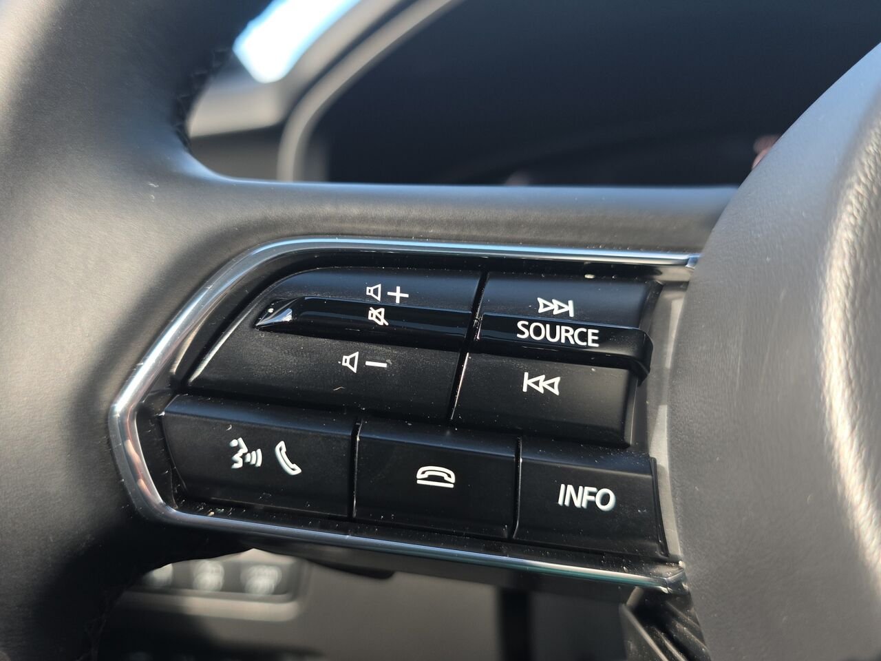 2026 Mazda CX-90 MHEV Signature TI Platinum Quartz Metallic Val-David - photo #16