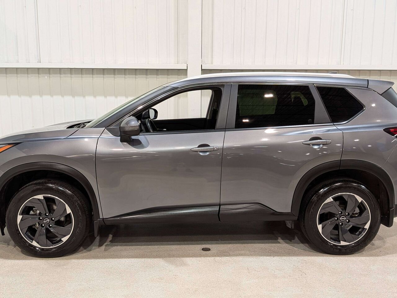 2024 Nissan Rogue AWD SV Moonroof Grey Val-David - photo #4