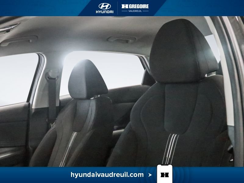 2025 Hyundai Elantra Black Blainville - photo #13