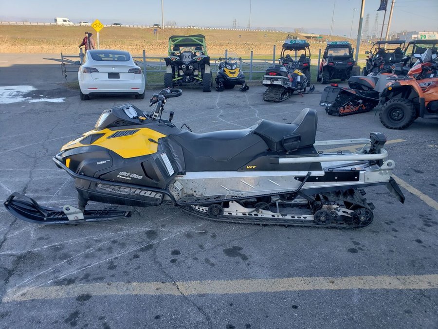 2015 Ski-doo Skandic 2015 Yellow