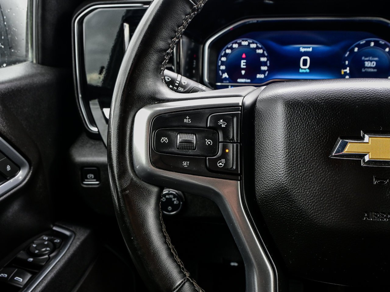 2025 Chevrolet Silverado 1500 4WD Crew Cab 147 LT White Sherwood Park - photo #20